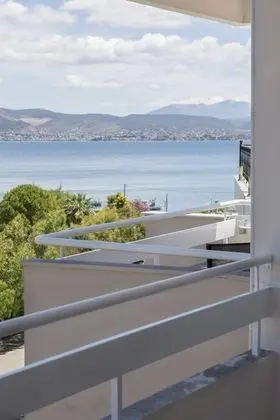 Tek Büyük veya İki Ayrı Yataklı Oda, Kısmi Deniz Manzaralı