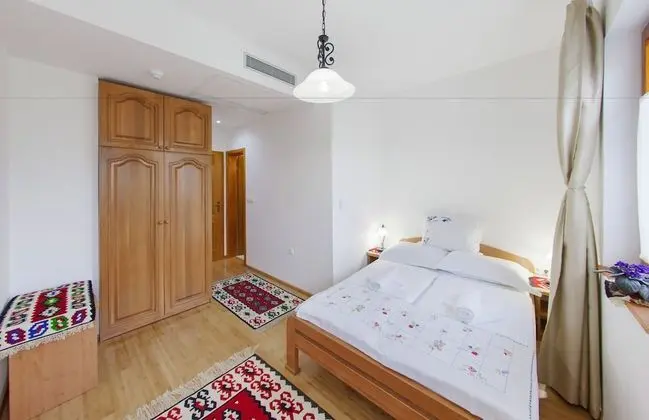 Tek Büyük Yataklı Oda, Balkon