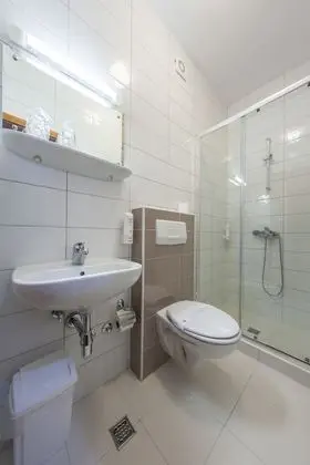 Tek Büyük Yataklı Oda, Balkon