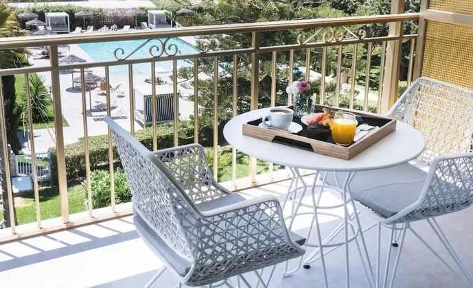 Premium Tek Büyük Yataklı Oda