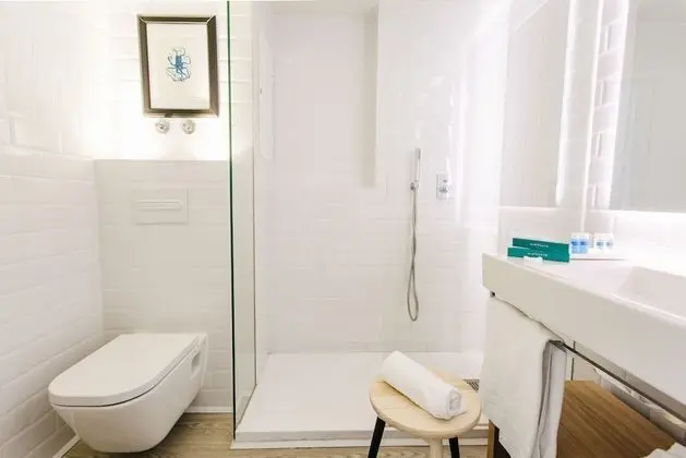 Premium Tek Büyük Yataklı Oda