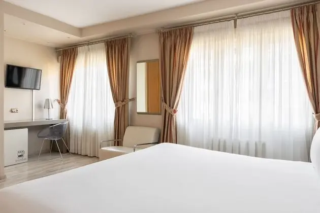 Tek Büyük Yataklı Oda (Matrimonial)