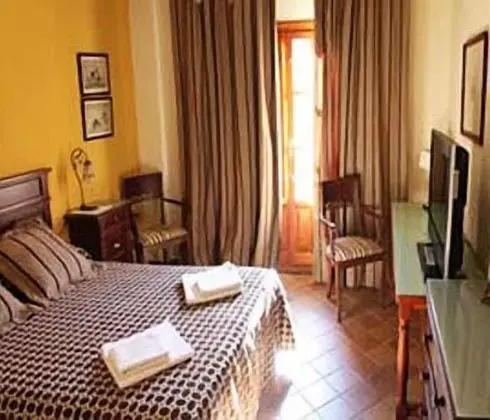 Tek Büyük Yataklı Oda (with extra bed)