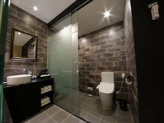 Standard Tek Büyük Yataklı Oda (Interior Design of a Room is Randomly)