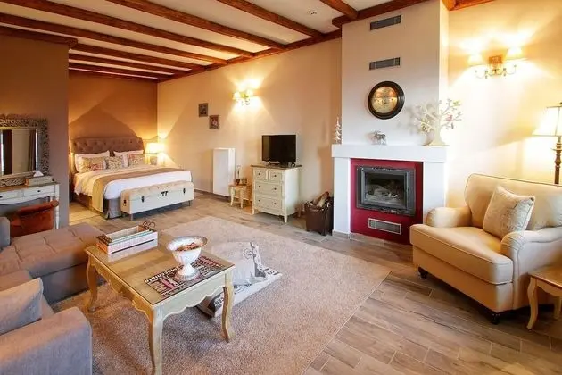 Premium Deluxe Suite with Fireplace