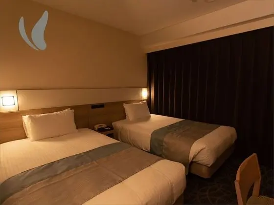 İki Ayrı Yataklı Oda, Sigara İçilmez