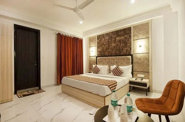 Deluxe Tek Büyük Yataklı Oda