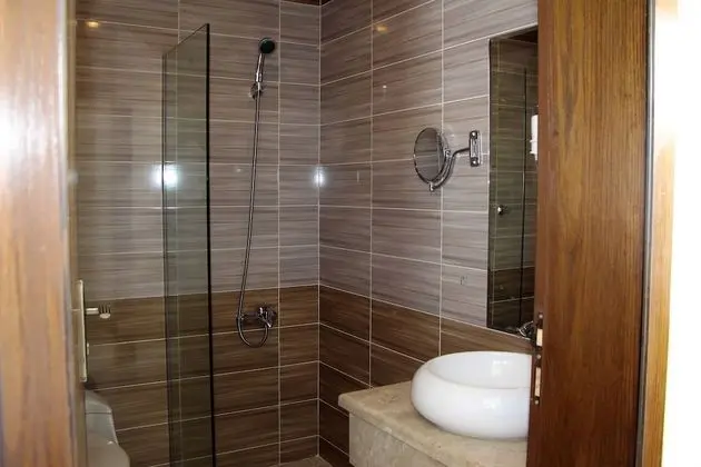 Superior Tek Büyük veya İki Ayrı Yataklı Oda, Sigara İçilebilir