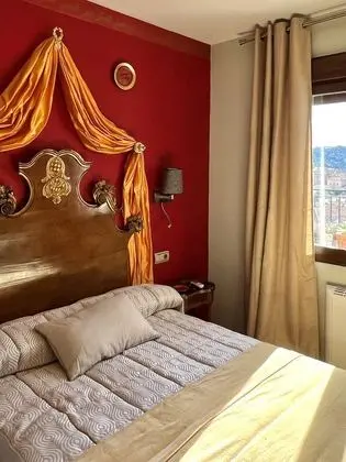 Tek Büyük veya İki Ayrı Yataklı Oda