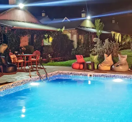Özel Havuzlu Villa Oda