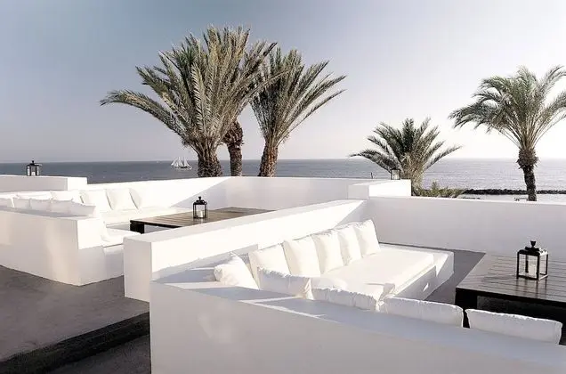 https://i.travelapi.com/lodging/1000000/570000/564800/564770/2f87e4d1_z.jpg