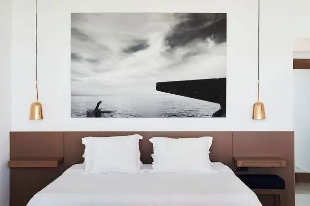 https://i.travelapi.com/lodging/1000000/570000/564800/564770/834f9f55_z.jpg