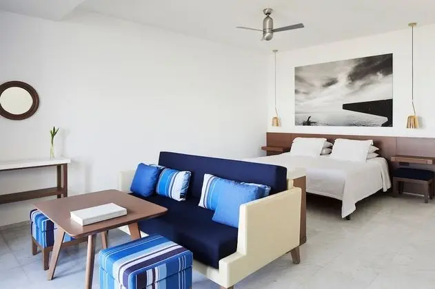https://i.travelapi.com/lodging/1000000/570000/564800/564770/b609971d_z.jpg