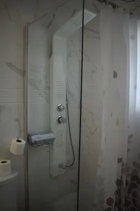 Deluxe Tek Büyük veya İki Ayrı Yataklı Oda, Havuz Manzaralı