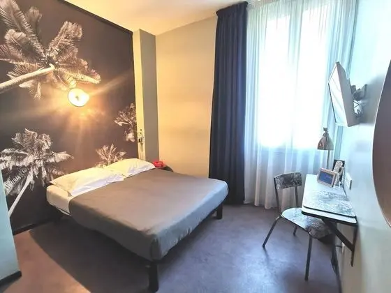 Standard Tek Büyük Yataklı Oda