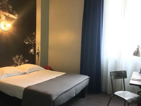 Standard Tek Büyük Yataklı Oda