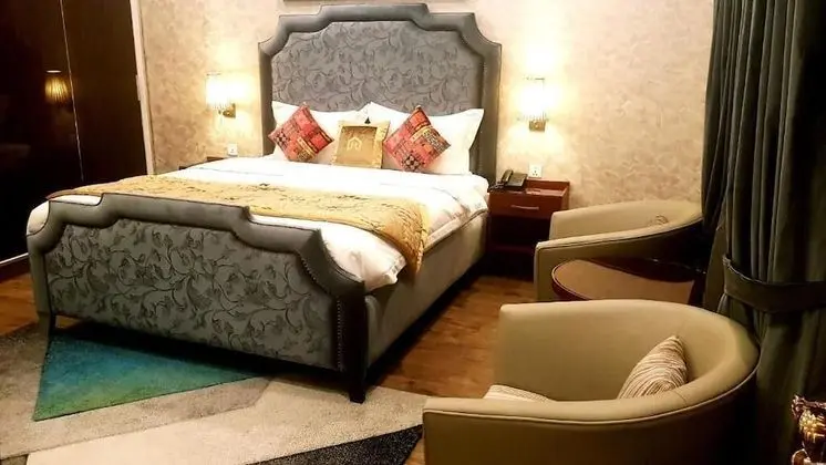 Deluxe Tek Büyük Yataklı Oda