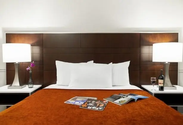 ADA Deluxe King Accessible - Free Breakfast, Internet, Parking
