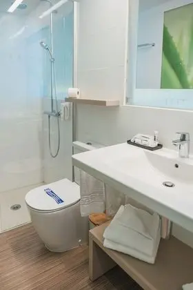Standard Büyük Yataklı Tek Kişilik Oda, Balkon, Deniz Manzaralı