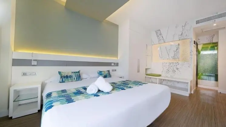 Superior Büyük Yataklı Tek Kişilik Oda, Balkon, Deniz Manzaralı