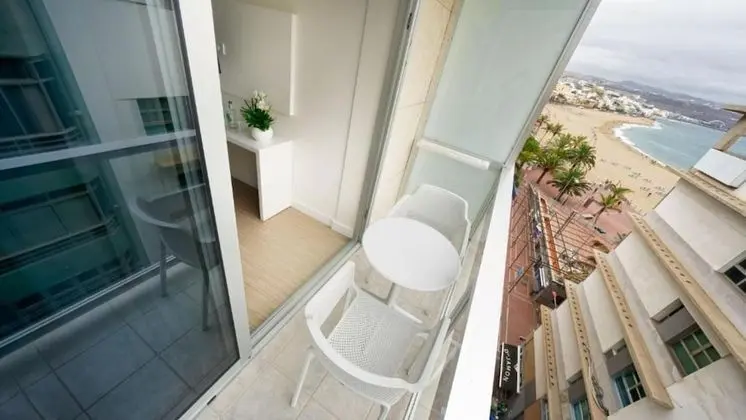 Superior Büyük Yataklı Tek Kişilik Oda, Balkon, Deniz Manzaralı