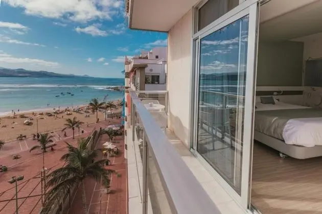 Superior Büyük Yataklı Tek Kişilik Oda, Balkon, Deniz Manzaralı