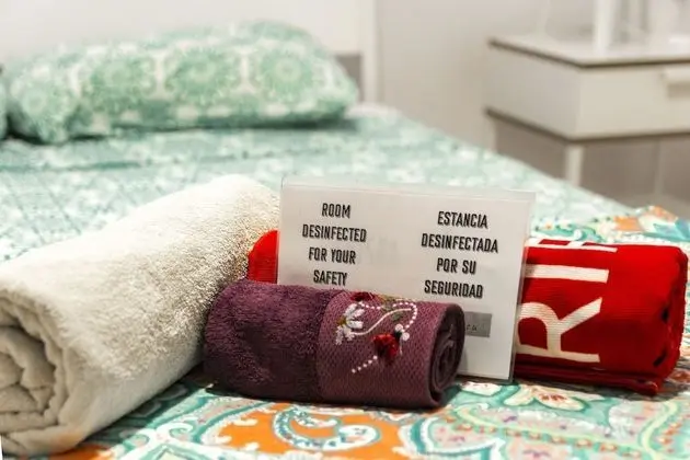 Basic Tek Büyük Yataklı Oda, Ortak Banyo