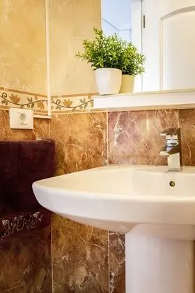 Basic Tek Büyük Yataklı Oda, Ortak Banyo
