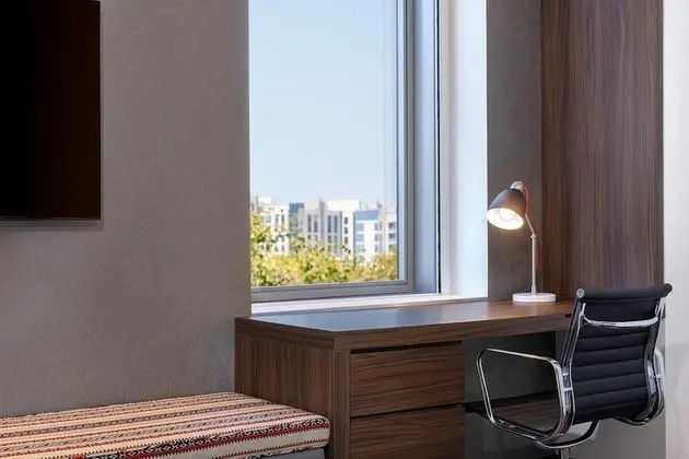 Oda, 1 En Büyük (King) Boy Yatak, Sigara İçilmez, Şehir Manzaralı