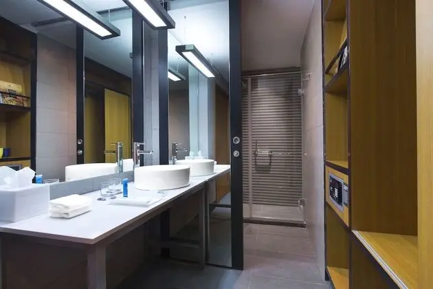 Urban, Club Oda, 1 En Büyük (King) Boy Yatak, Sigara İçilmez, Şehir Manzaralı