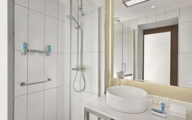 Urban, Oda, 2 Çift Kişilik Yatak, Sigara İçilmez