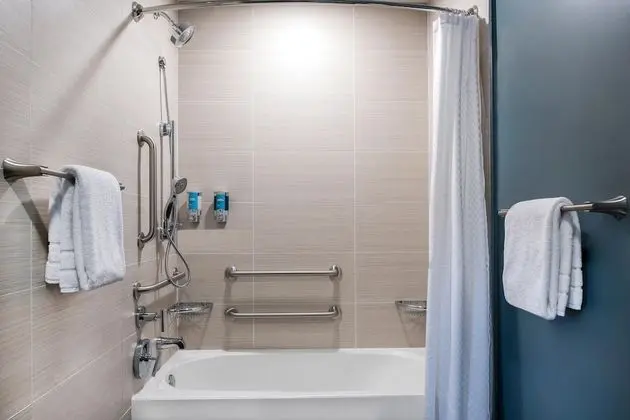 Oda, 1 En Büyük (King) Boy Yatak (Mobility/Hearing Accessible, Tub)