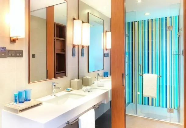Breezy, Oda, 2 Tek Kişilik Yatak, Şehir Manzaralı