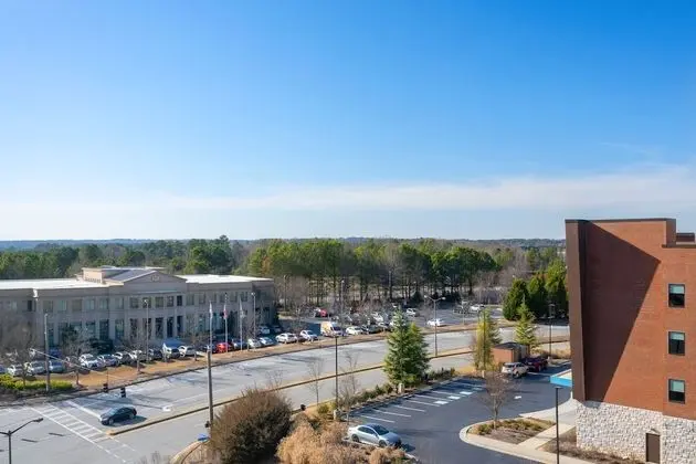 Oda, 1 En Büyük (King) Boy Yatak, Engellilere Uygun, Sigara İçilmez (Mobility w/ Tub)