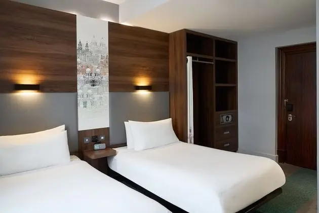 aloft, İki Ayrı Yataklı Oda, 2 Tek Kişilik Yatak
