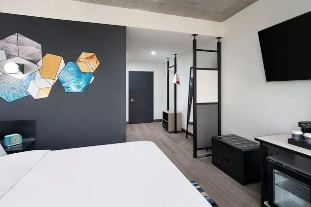 aloft, Oda, 1 En Büyük (King) Boy Yatak, Sigara İçilmez, Şehir Manzaralı