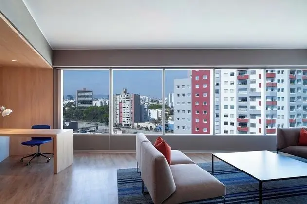 Süit, 1 En Büyük (King) Boy Yatak, Şehir Manzaralı, Köşe