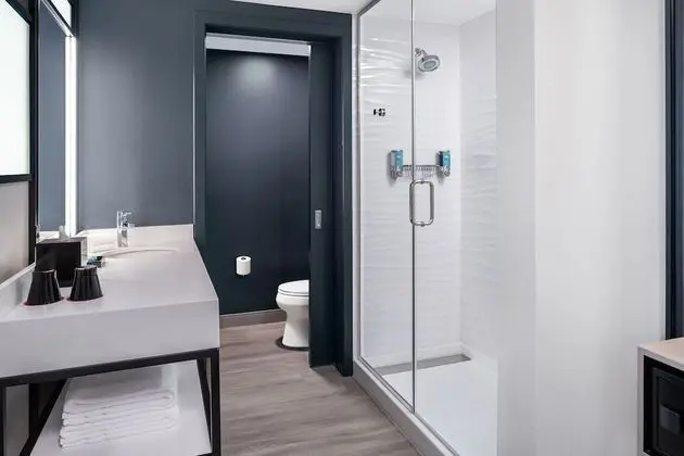 Oda, 2 Büyük (Queen) Boy Yatak, Sigara İçilmez, Balkon (Waterfront)