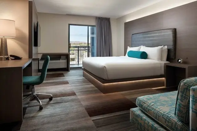 aloft, Süit, 1 En Büyük (King) Boy Yatak, Balkon