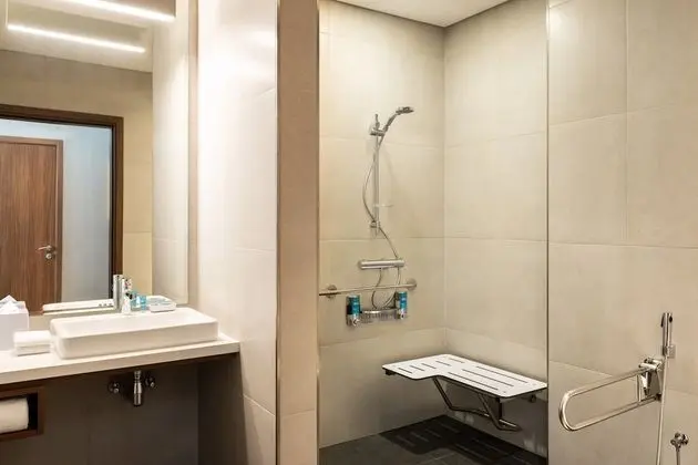 Aloft Room - King Bed (Free Shuttle to Metro Station, JBR Beach & Mall of the Emirates)