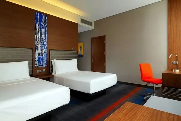 Aloft Room - Twin Bed (Free Shuttle to Metro Station, JBR Beach & Mall of the Emirates)