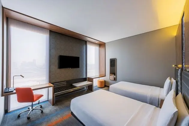 Aloft Room - Twin Bed (Free Shuttle to Metro Station, JBR Beach & Mall of the Emirates)
