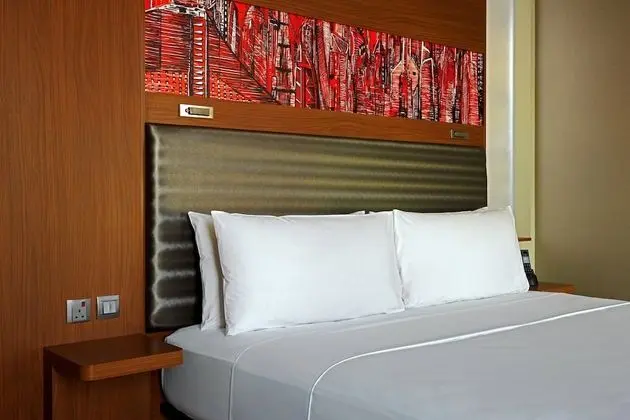 Savvy Suite - King Bed (Free Shuttle to Metro Station, JBR Beach & Mall of the Emirates)