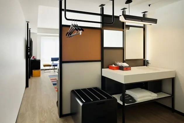 Çatı Katı (Loft), 1 Büyük (Queen) Boy Yatak, Sigara İçilmez, Şehir Manzaralı