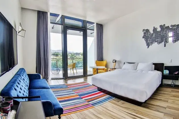 Oda, 1 En Büyük (King) Boy Yatak, Sigara İçilmez, Balkon (Breezy)