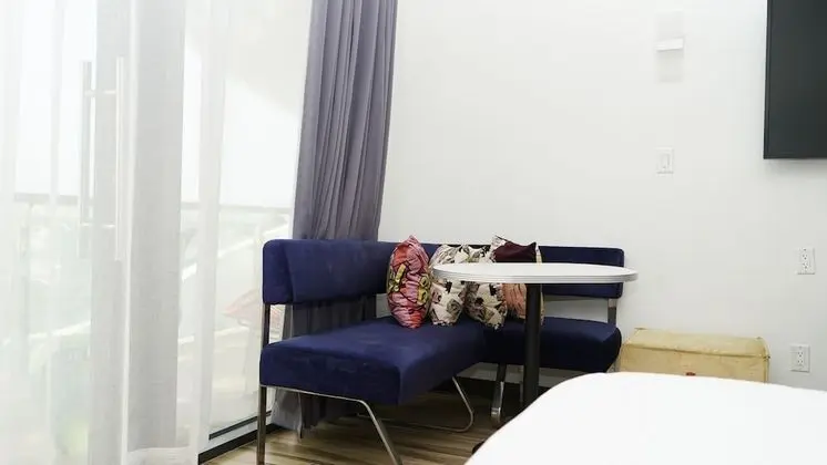 Oda, 1 En Büyük (King) Boy Yatak, Sigara İçilmez, Balkon (Breezy)