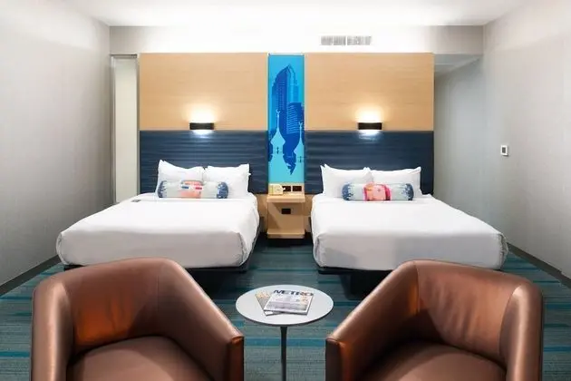 Süit, 2 Büyük (Queen) Boy Yatak, Şehir Manzaralı (Mobility Accessible, Tub)