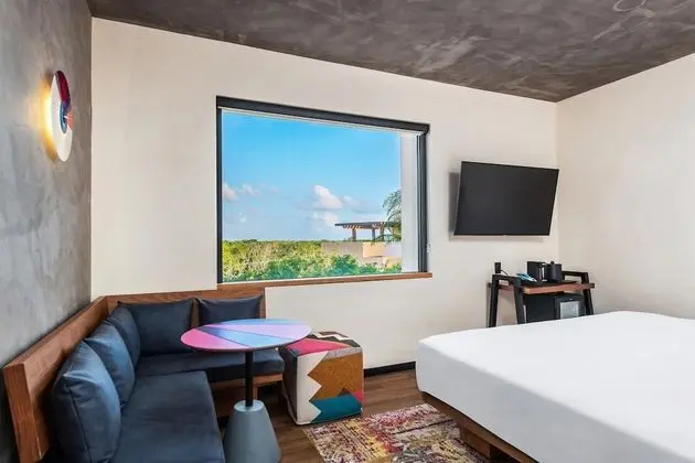 aloft, Oda, 2 Çift Kişilik Yatak, Sigara İçilmez, Şehir Manzaralı