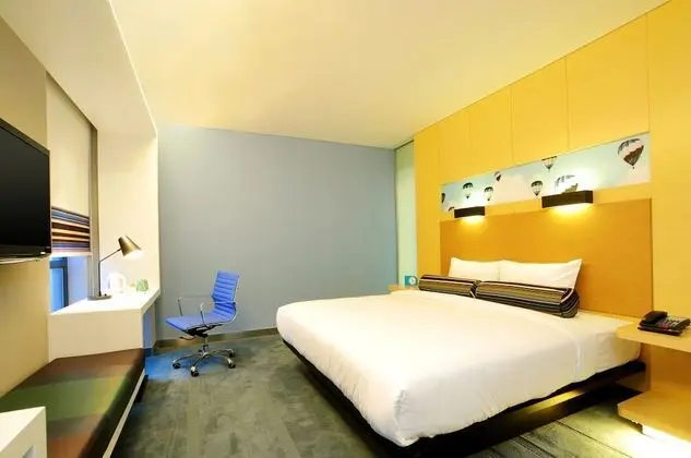 Oda, 1 En Büyük (King) Boy Yatak, Sigara İçilebilir, Şehir Manzaralı (aloft)