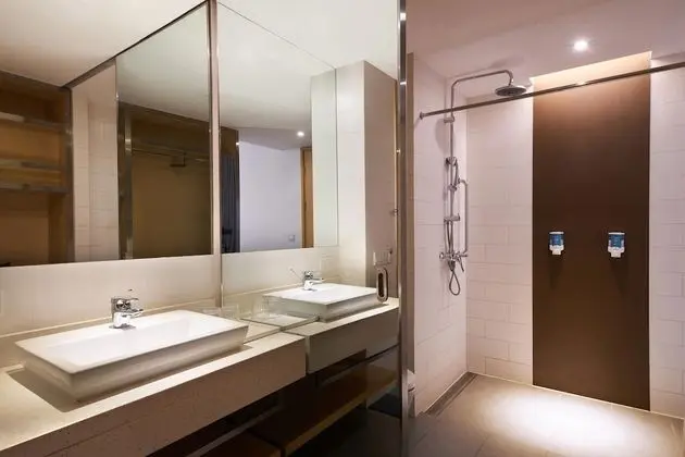 Oda, 1 En Büyük (King) Boy Yatak, Sigara İçilebilir, Şehir Manzaralı (aloft)